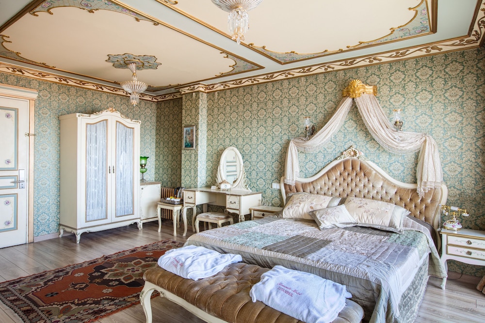 Romantic Hotel 9