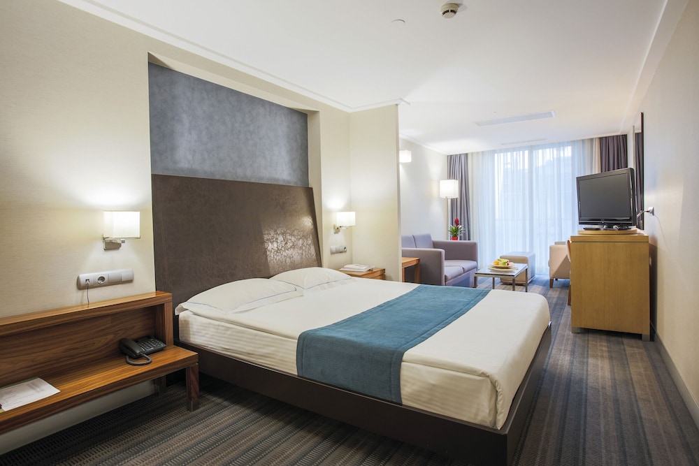 Housez Suites & Apartments 1