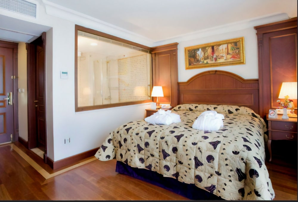 GLK PREMIER Regency Suites & Spa 13