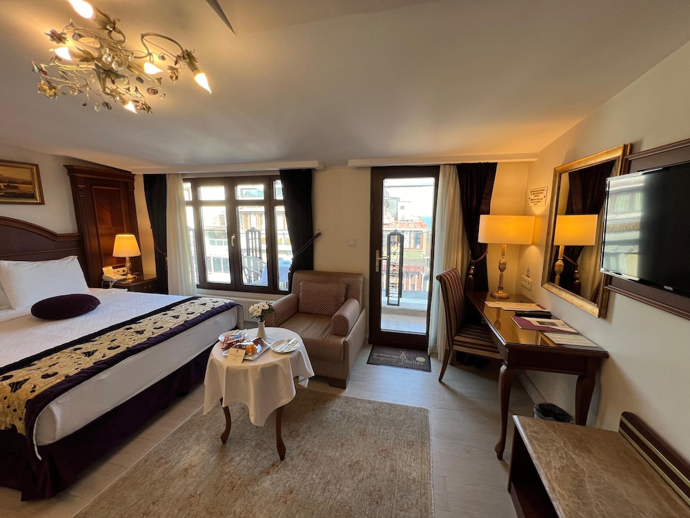 GLK PREMIER Regency Suites & Spa 24