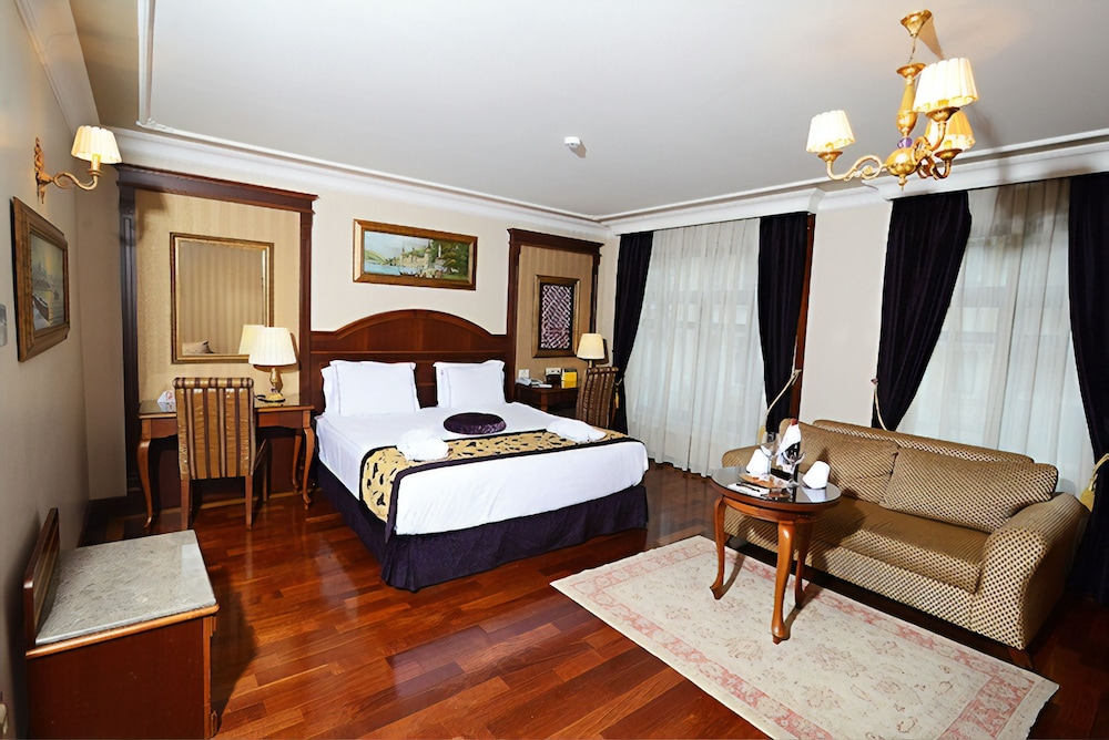 GLK PREMIER Regency Suites & Spa 9