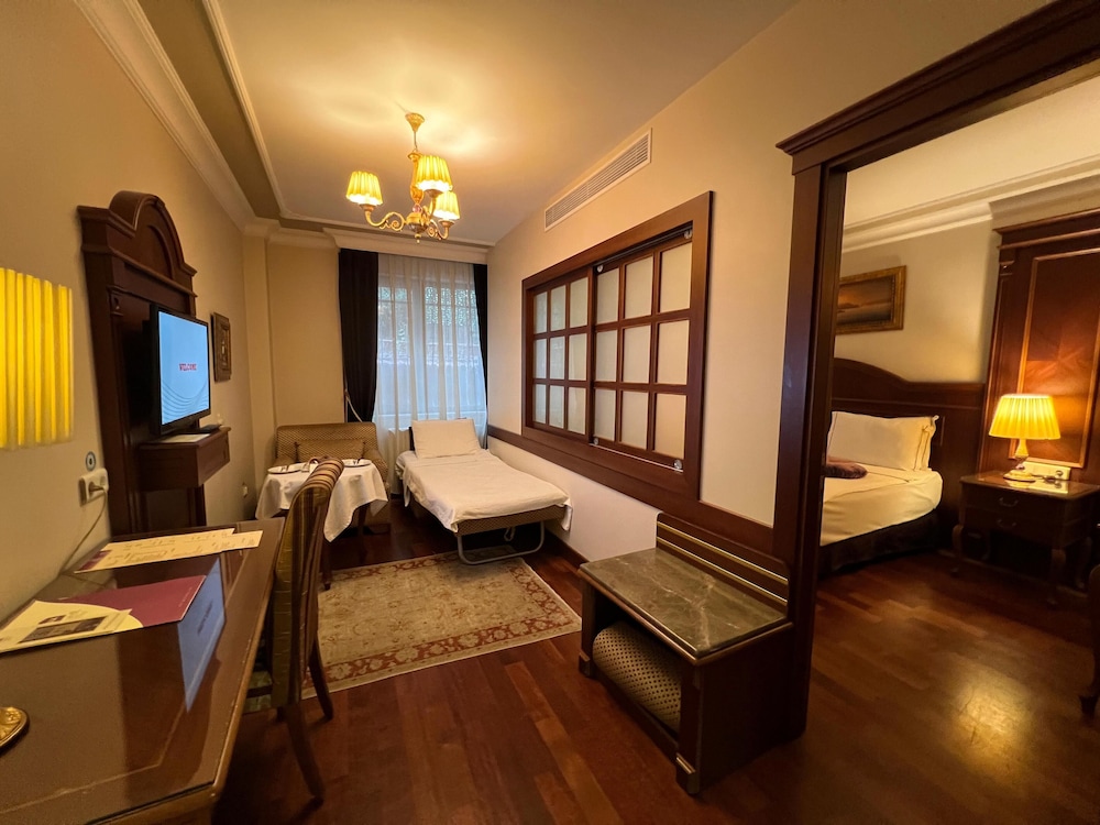 GLK PREMIER Regency Suites & Spa 22