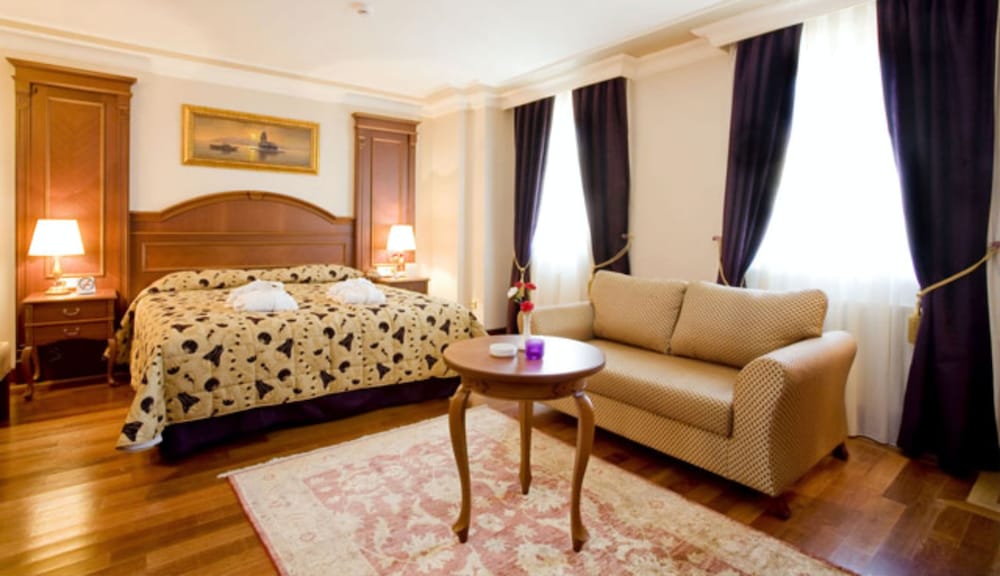 GLK PREMIER Regency Suites & Spa 11