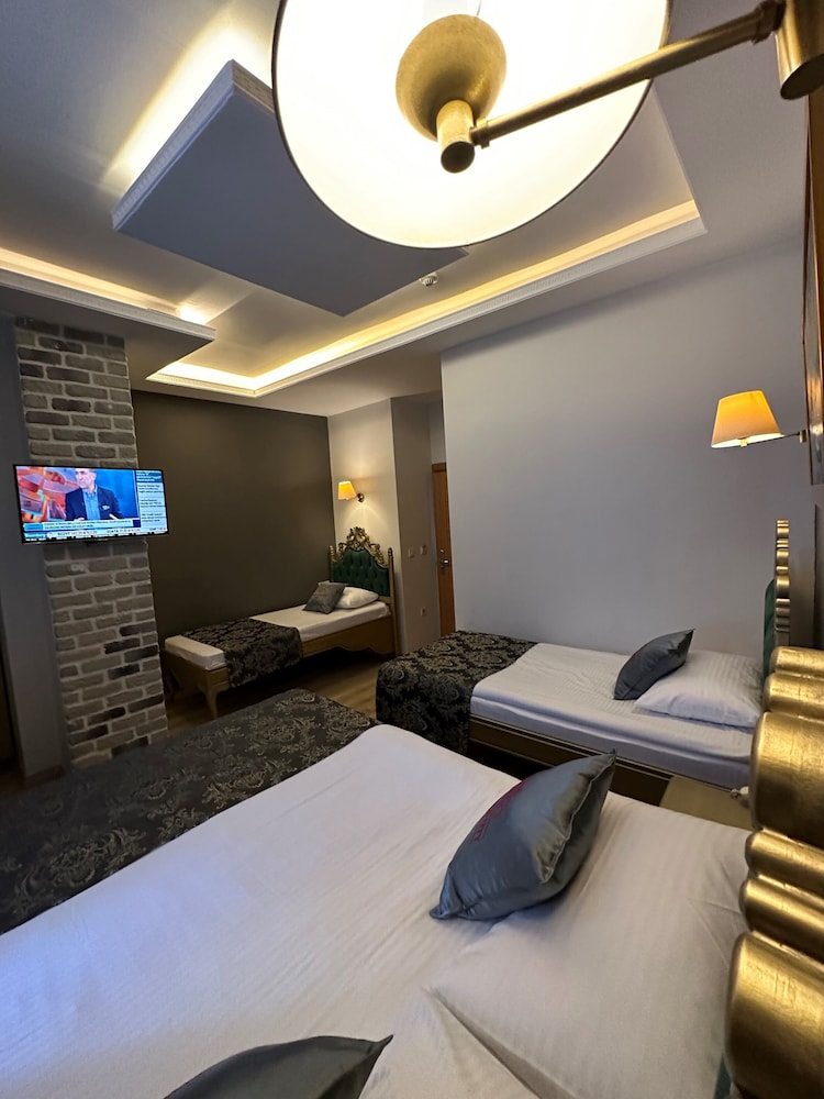 Ethnica Hotel Old City 9