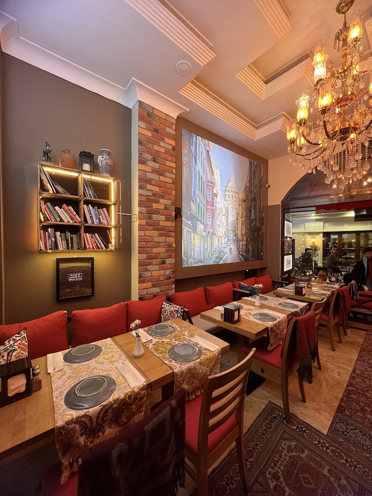 Ethnica Hotel Old City 22