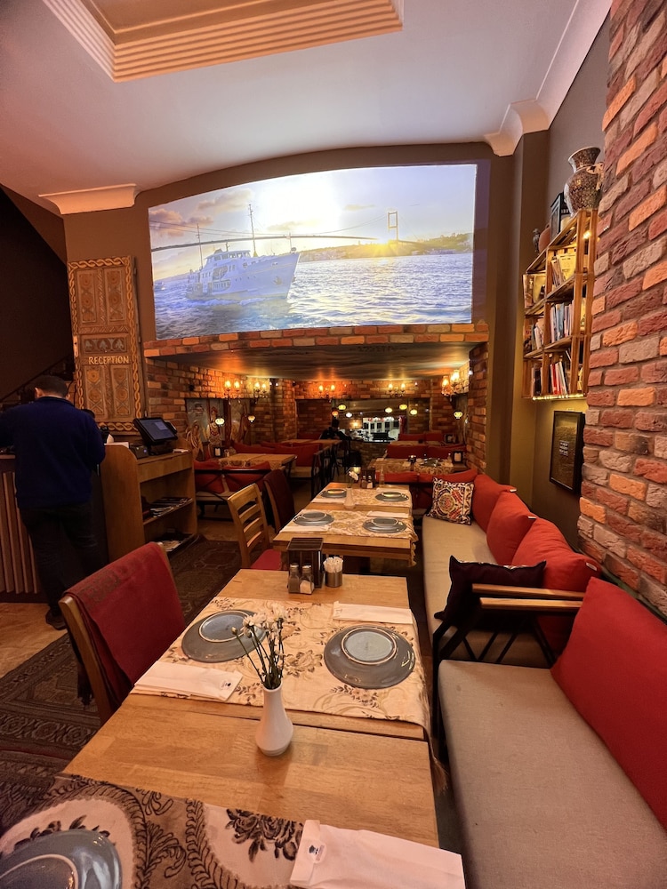 Ethnica Hotel Old City 23