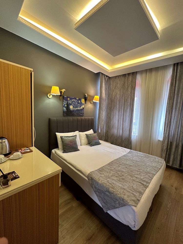 Ethnica Hotel Old City 13