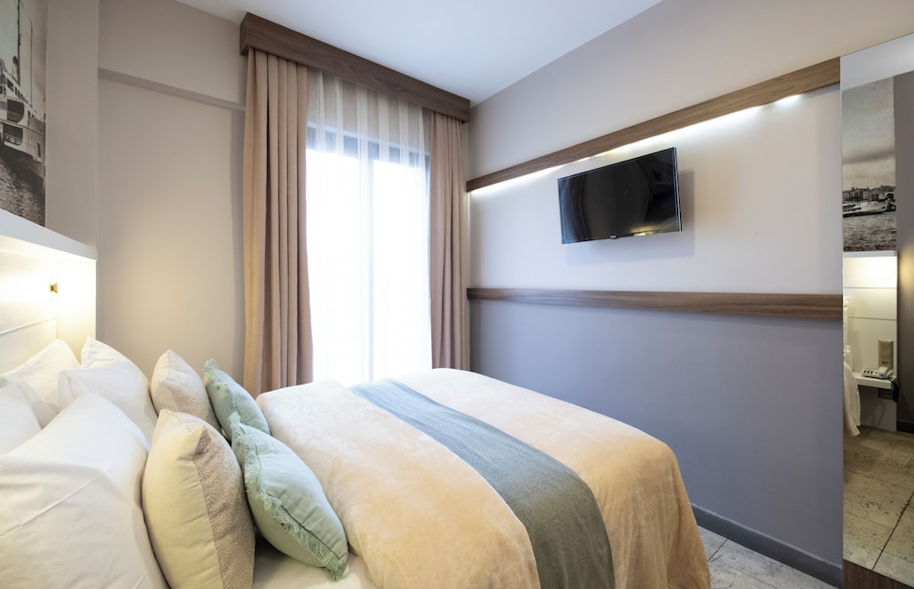 The Pera Hotel 10