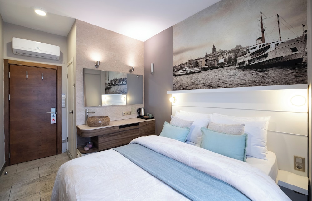 The Pera Hotel 5