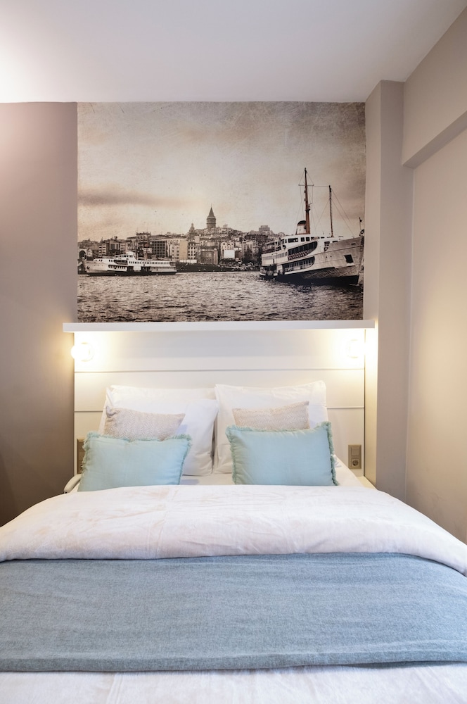 The Pera Hotel 9