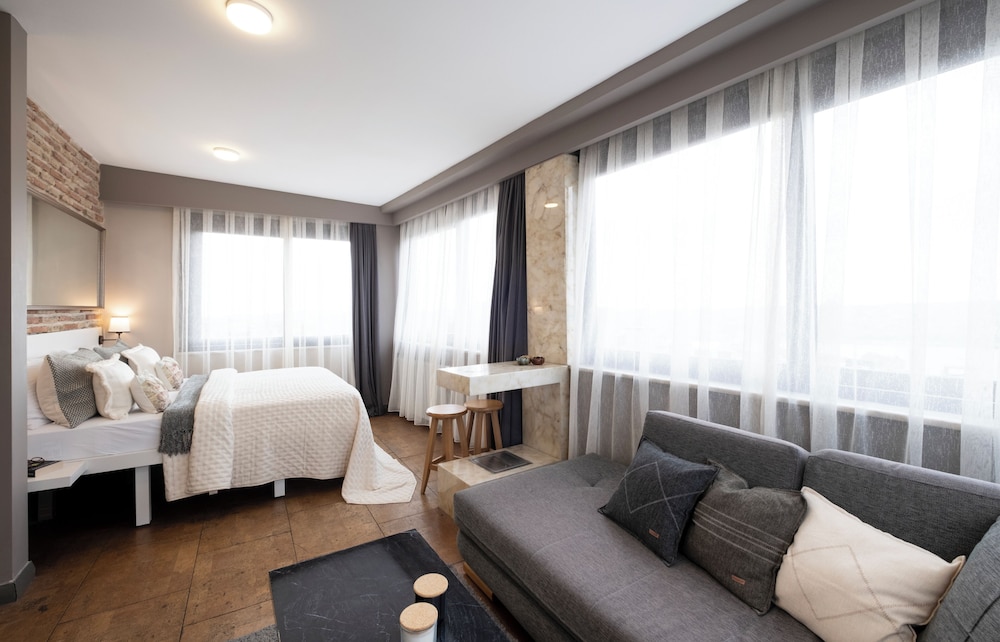The Pera Hotel 20