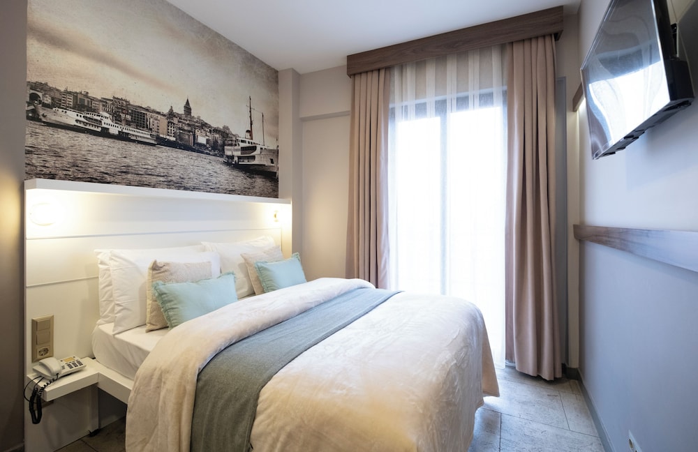 The Pera Hotel 3
