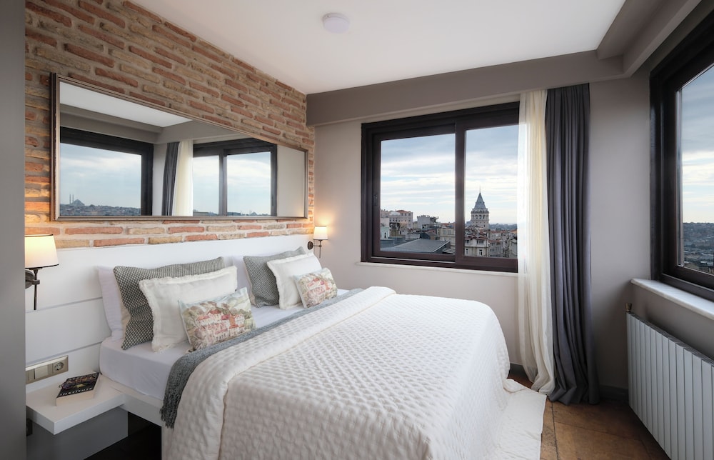 The Pera Hotel 23