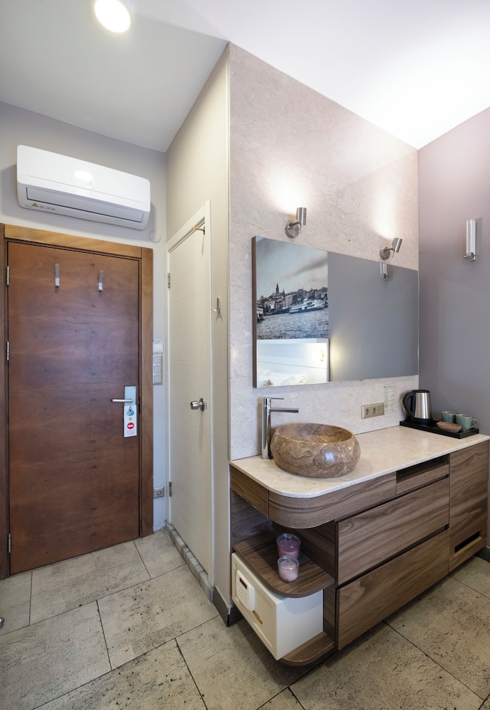 The Pera Hotel 4
