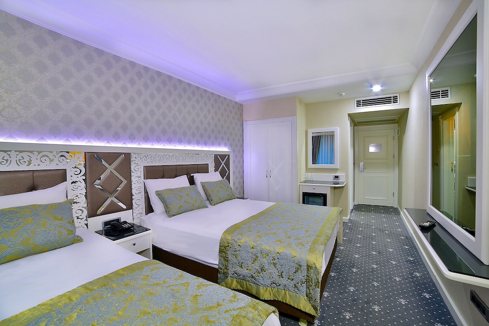 Monaco Hotel 22