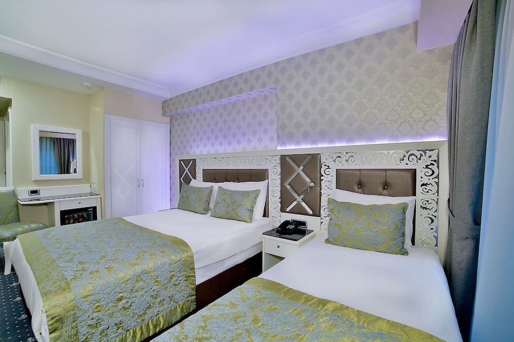 Monaco Hotel 19