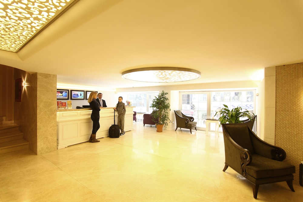Monaco Hotel 2