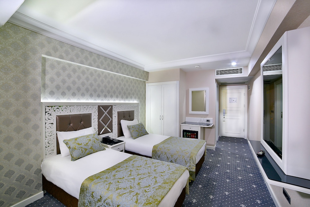 Monaco Hotel 5