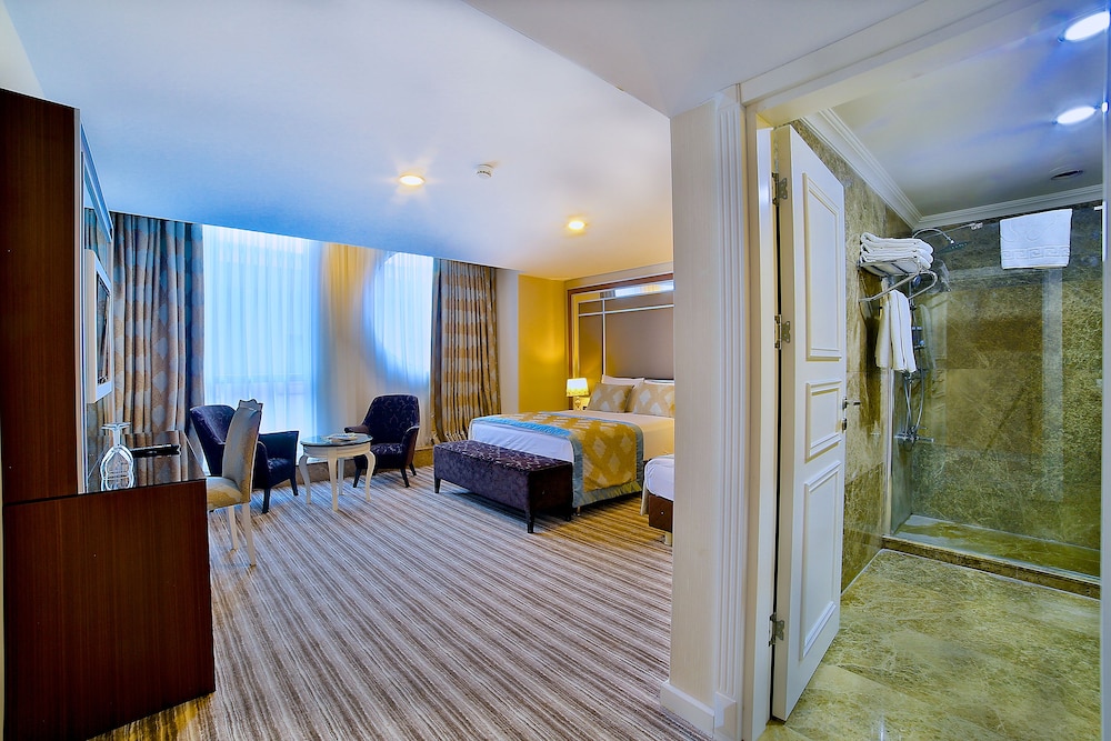 Monaco Hotel 1