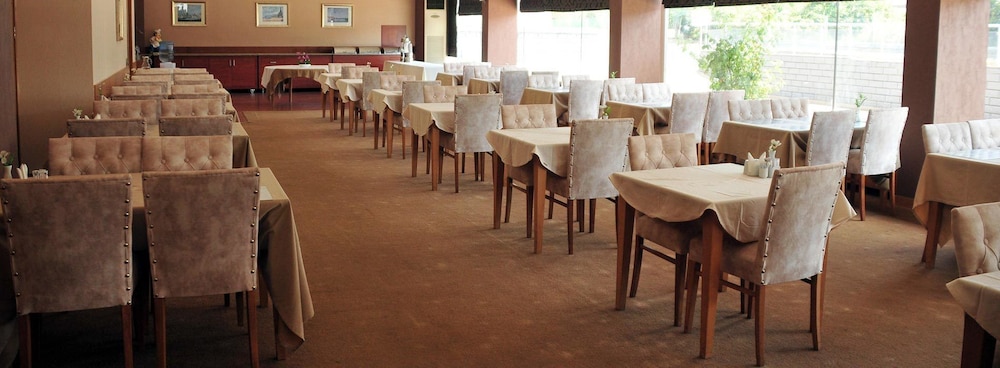 Dragos Resort Hotel Spa Restaurant 24