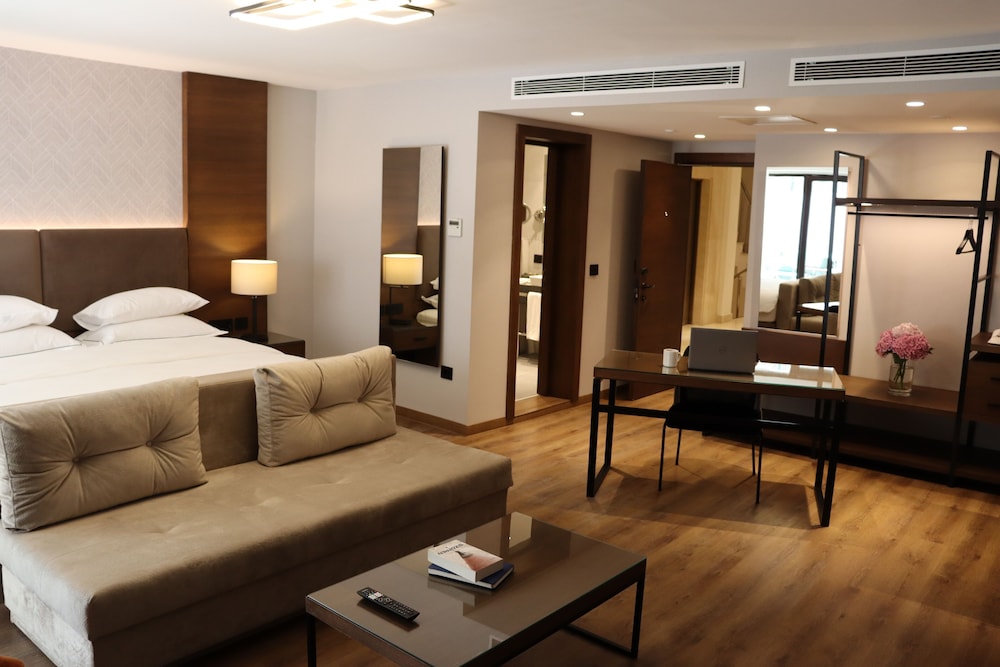 Riva Hotel Nisantasi 8