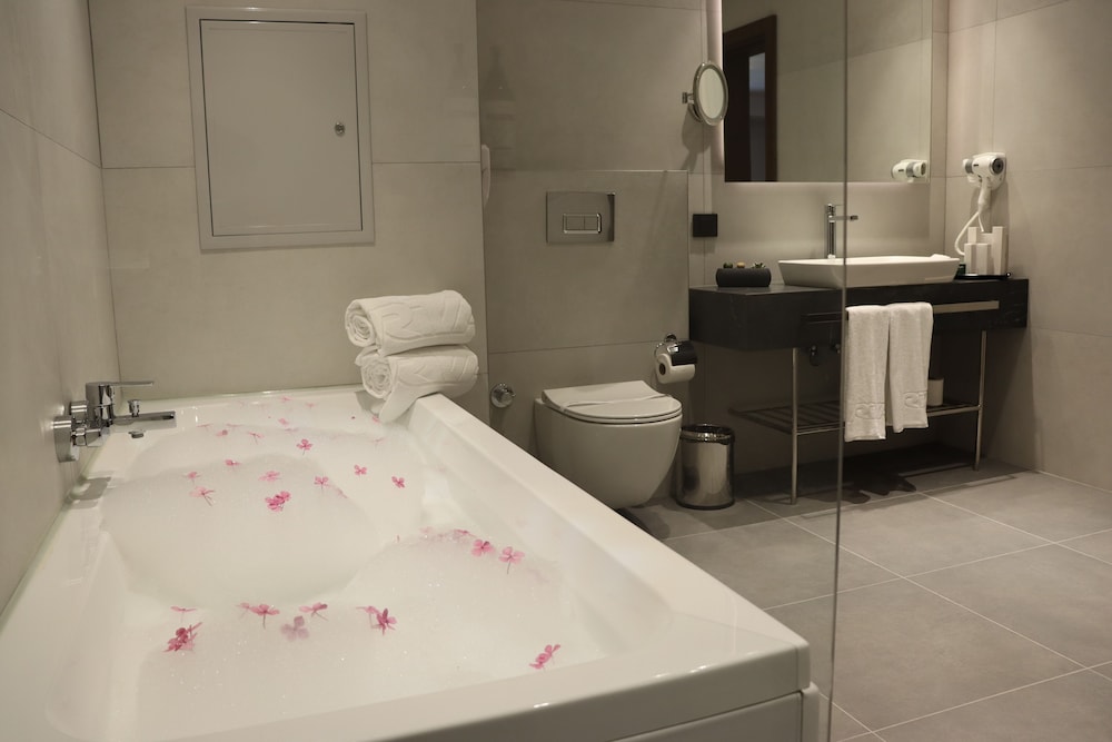 Riva Hotel Nisantasi 19