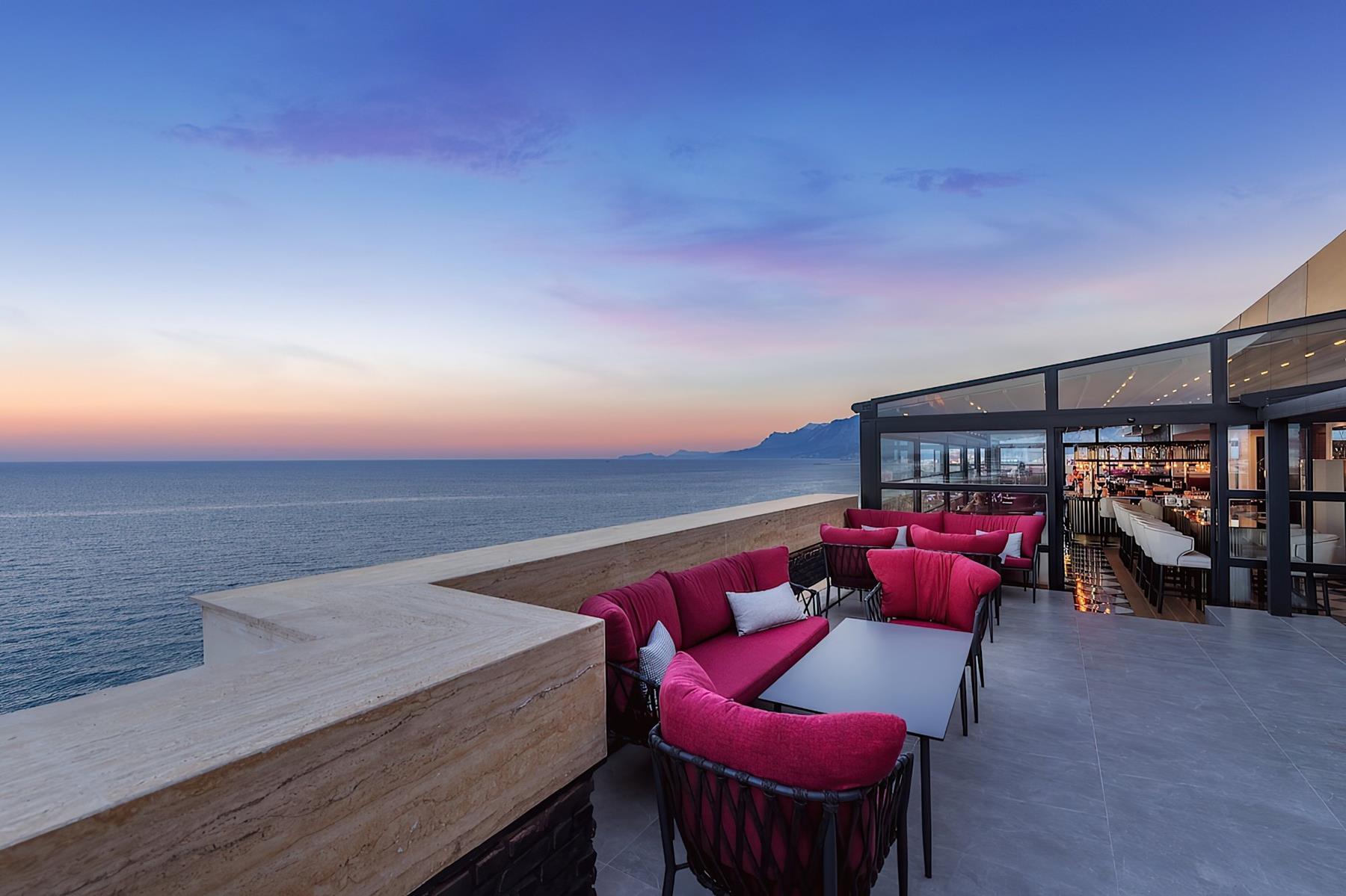 Crowne Plaza Antalya 10