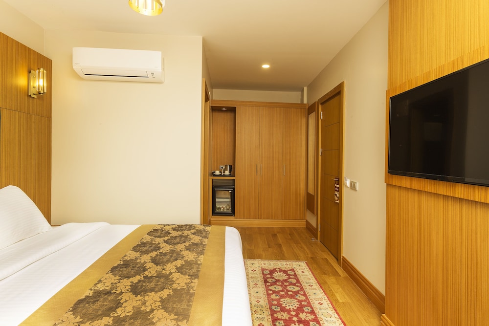 Acra Hotel 10