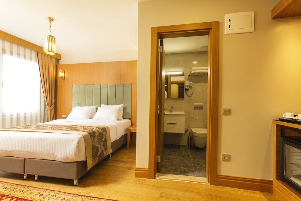 Acra Hotel 11