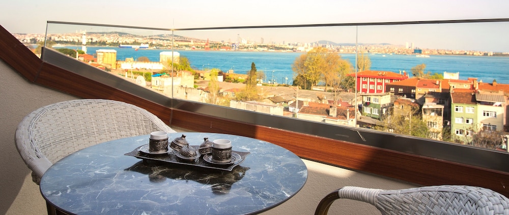 Acra Hotel 1