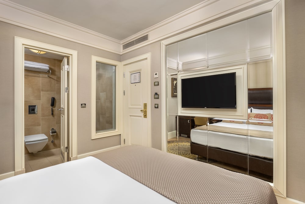 Titanic Comfort Sisli 11