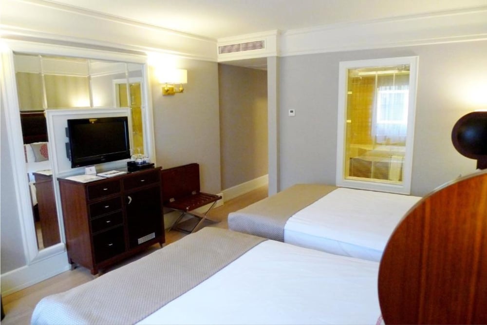 Titanic Comfort Sisli 17
