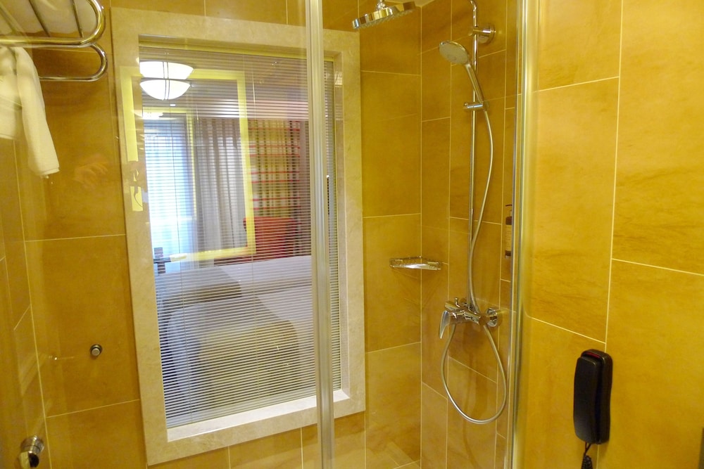 Titanic Comfort Sisli 24