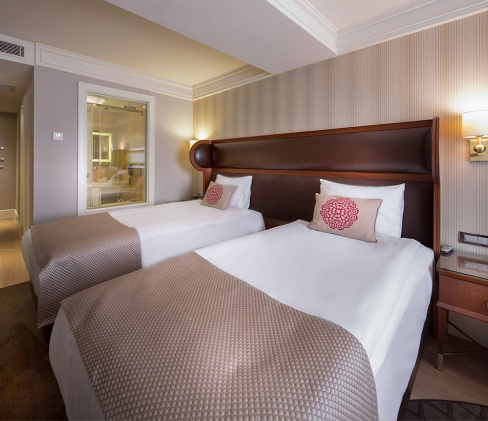 Titanic Comfort Sisli 13