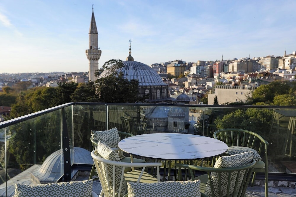 Dara Istanbul 2