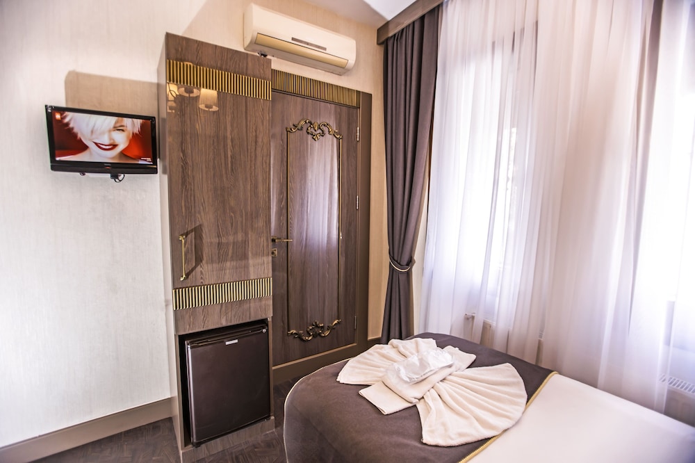 Dara Istanbul 4