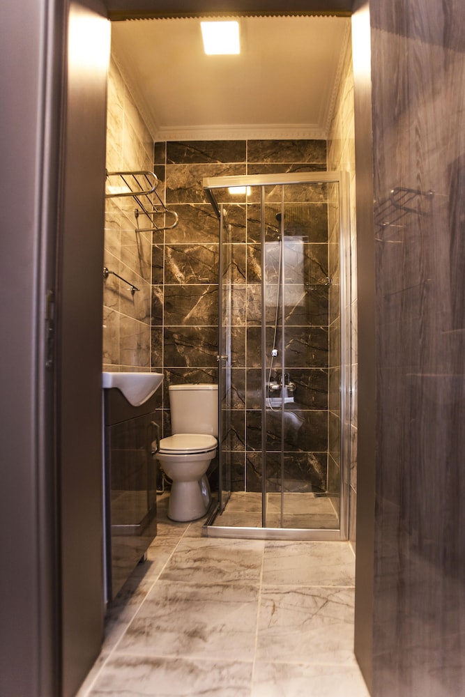 Dara Istanbul 22