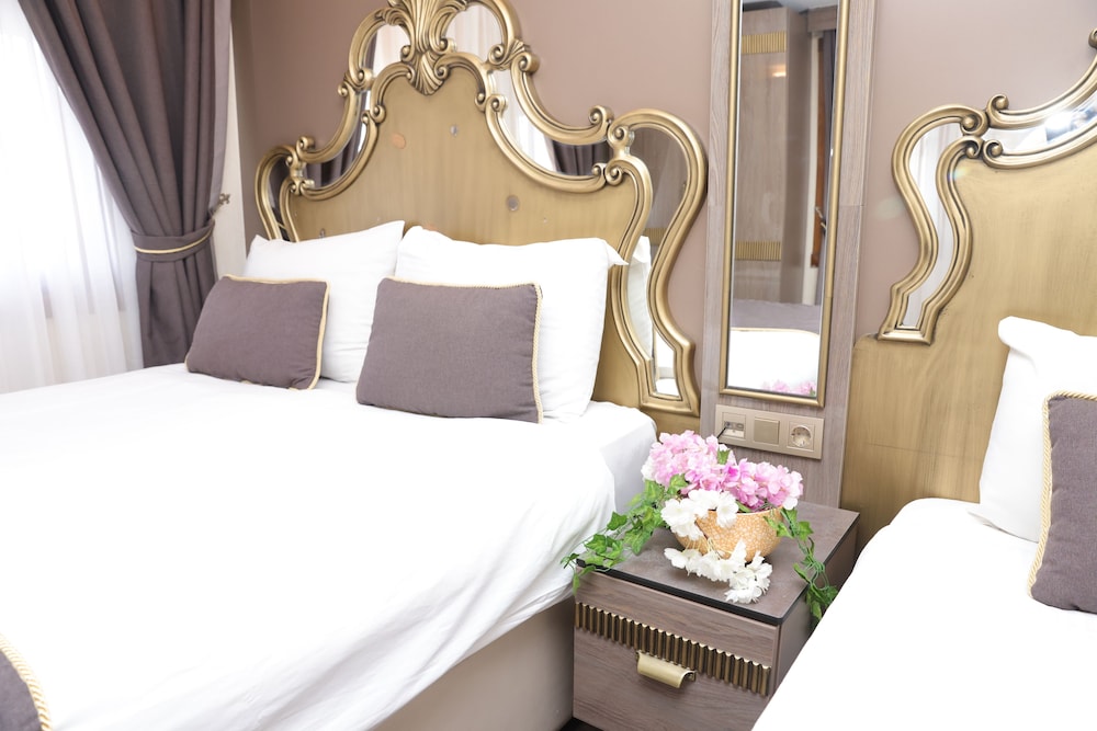 Dara Istanbul 15