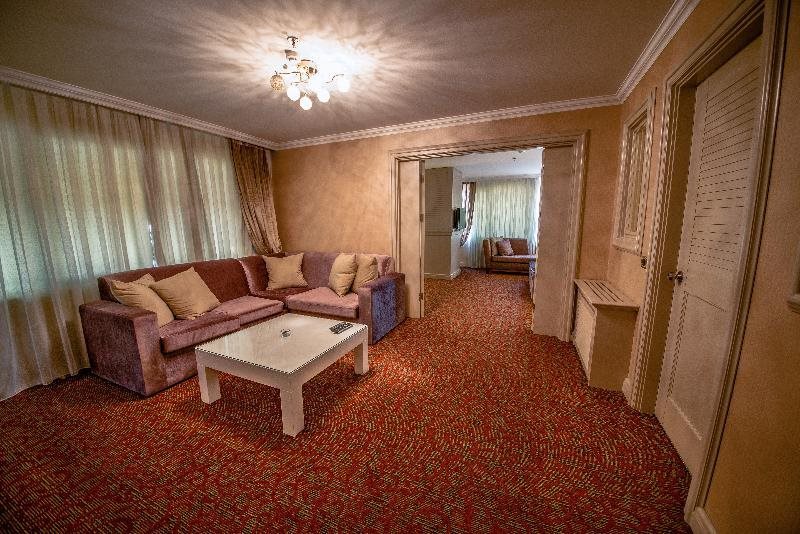 Dream Hill Business Deluxe 16