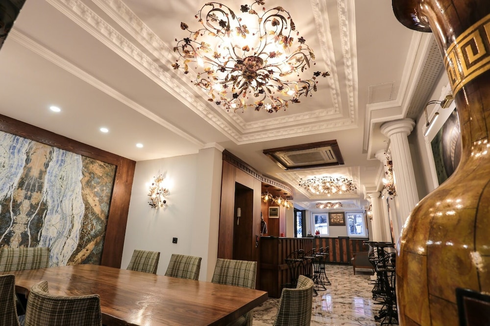 Arach Hotel Harbiye 13