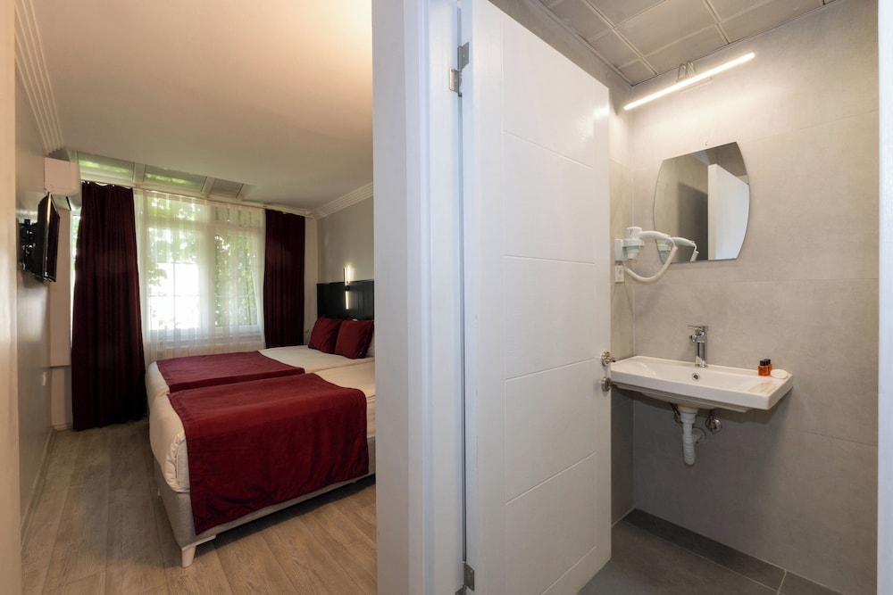 Istanbul Holiday Hotel 18