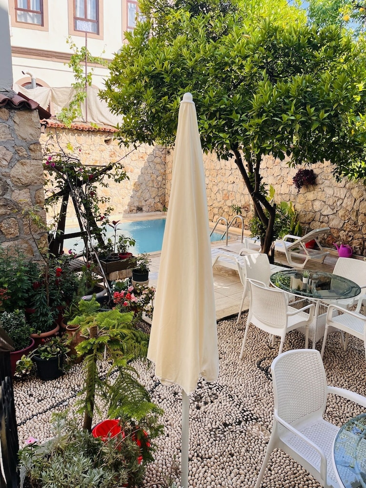 Kaleiçi Hotel 18
