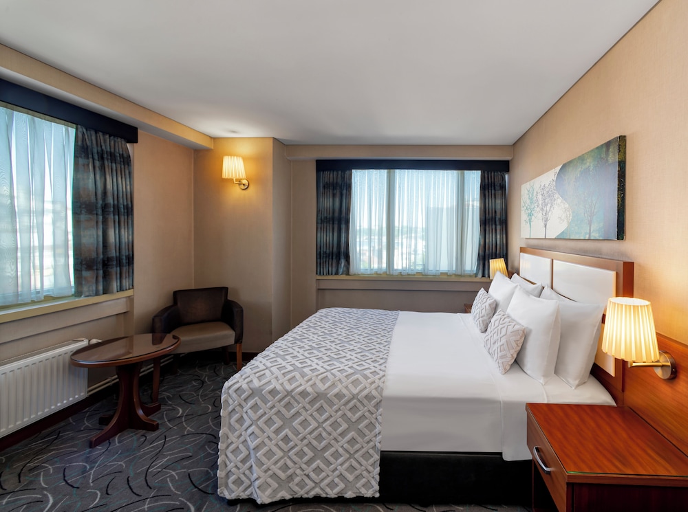 Golden City Hotel 18