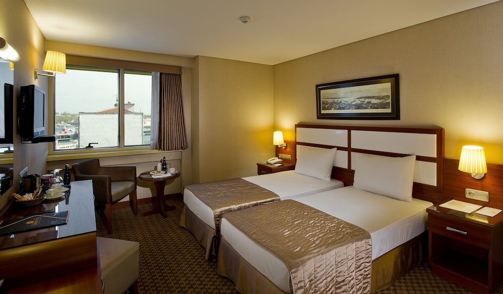 Golden City Hotel 12