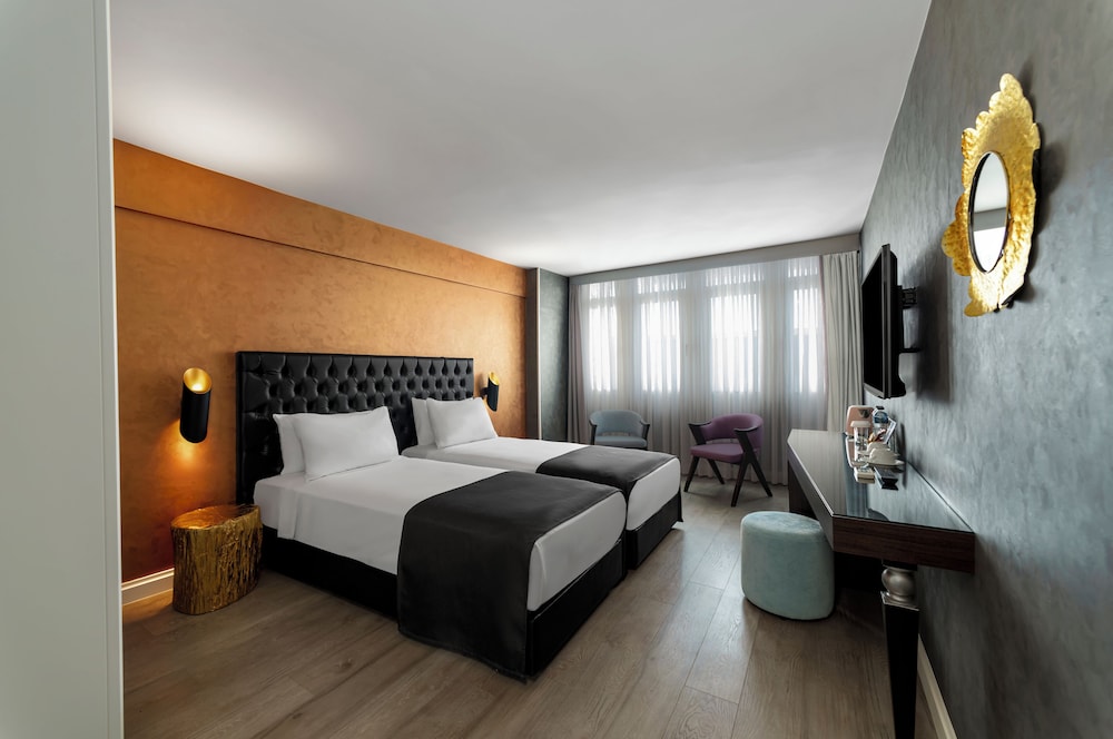 Golden City Hotel 24