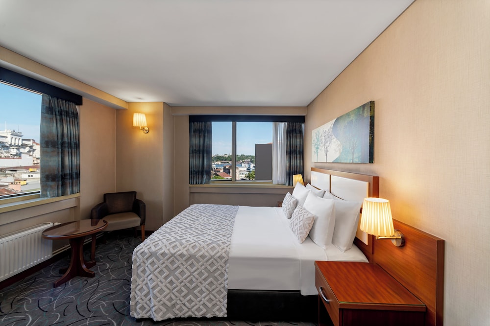 Golden City Hotel 15