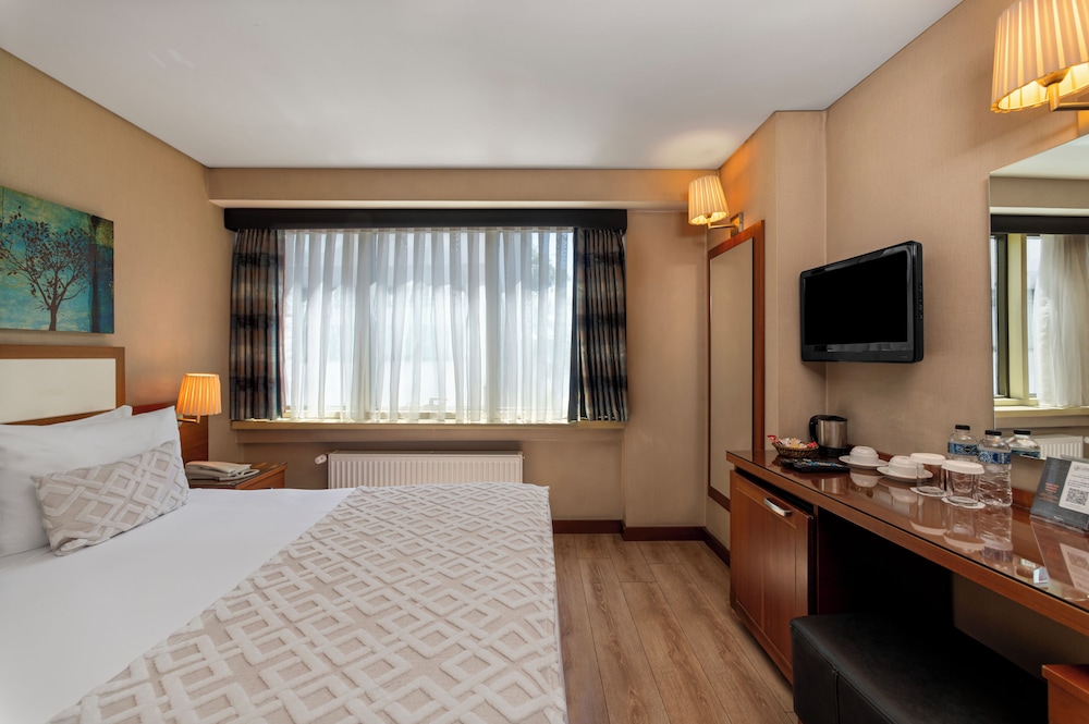 Golden City Hotel 20