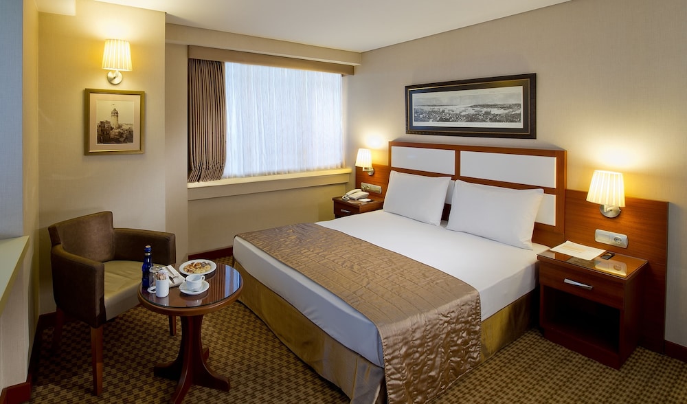 Golden City Hotel 14