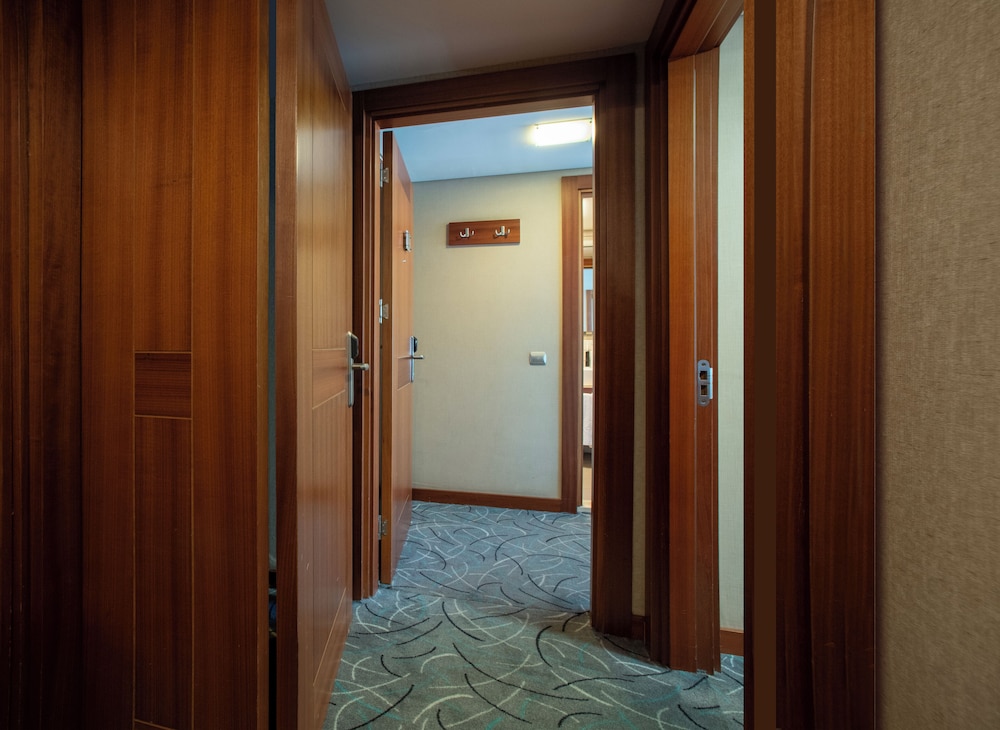 Golden City Hotel 22