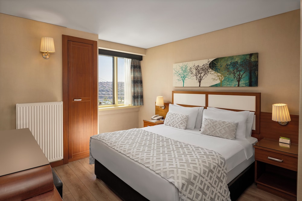Golden City Hotel 16